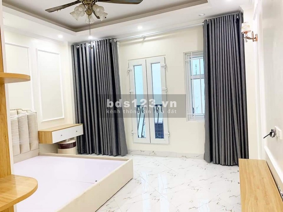 Bán nhà giá chỉ 100 triệu.m2, vị trí ngã 4 Phạm Ngọc Thạch Chùa Bộc, sổ nở hậu