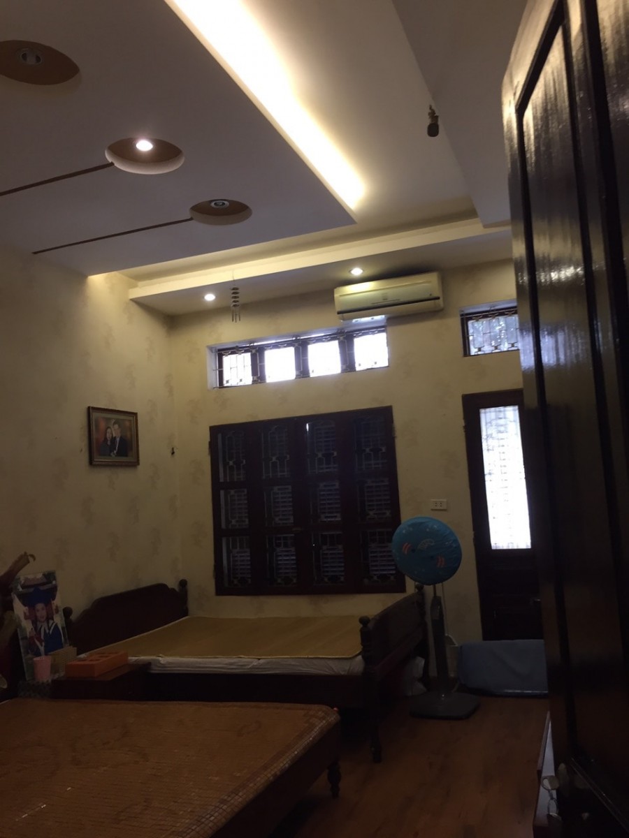 Bán gấp nhà phố Nguyễn Lương Bằng, dt 60m2, ô tô vào nhà, mt 4m, giá bán 8.8 tỷ
