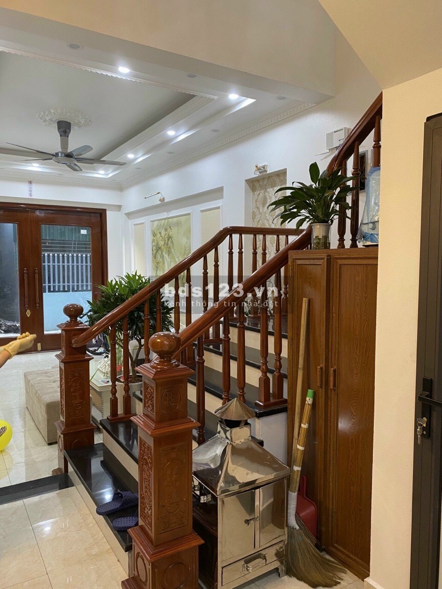 Bán nhà khu Tân Bình, TP HD, 57.8m2, 3 tầng, 4 ngủ, gara ô tô, nhà rất đẹp, chỉ 2.6 tỷ