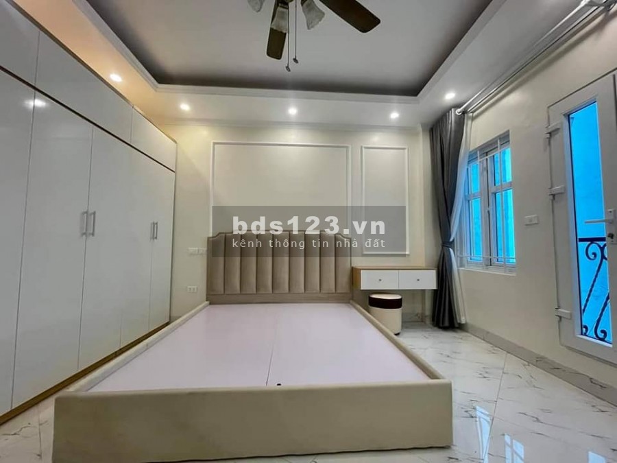 Hoa hậu giữa lòng Cầu Giấy 5 tầng, dt 55m2, 6 phòng ngủ ngõ thông thoáng chỉ 7.2 tỷ