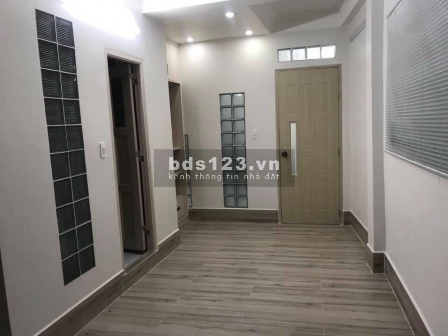 Chính chủ bán gấp nhà đẹp giá tốt tại 58/32 Huỳnh Văn Bánh P15 Q Phú Nhuận