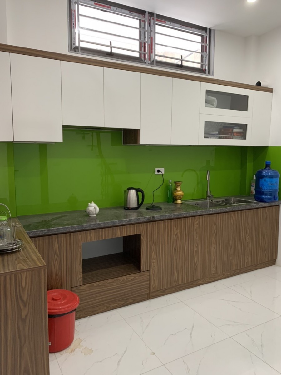 Bán nhà 169 Hoàng Mai, dt 42m2, 5 tầng, mt 7m, lô góc, ô tô đổ cổng, chỉ 4.1 tỷ
