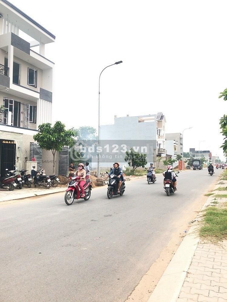 Sang gấp 2 nền liền kề khu Tên Lửa 160m2 mặt tiền 16m ngay Trường Tiểu Học
