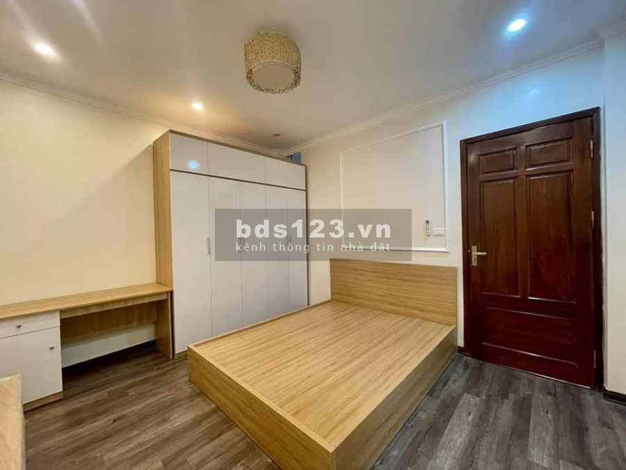Hoa hậu giữa lòng Cầu Giấy 5 tầng, dt 55m2, 6 phòng ngủ ngõ thông thoáng chỉ 7.2 tỷ