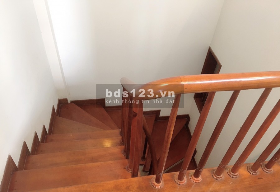 Chính chủ bán nhà 6 Tầng Xuân Đỉnh, cạnh công viên Hòa Bình, dt34m mt4m SĐCC giá 3,6 tỷ 0988296228