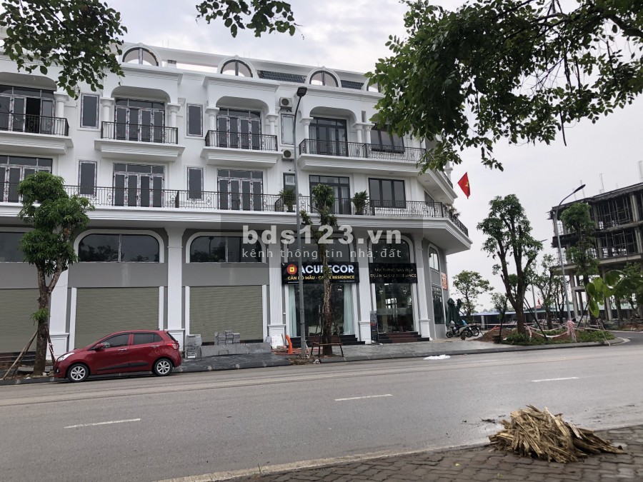 Cực hiếm! Bán gấp căn liền kề view trực diện quảng trường dự án 319 Đông Anh, dt 70m2, Liên hệ 0932226986