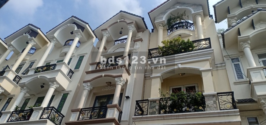 Bán gấp nhà chợ Hiệp Bình đường Hiệp Bình Thủ Đức, tổng diện tích 273m2