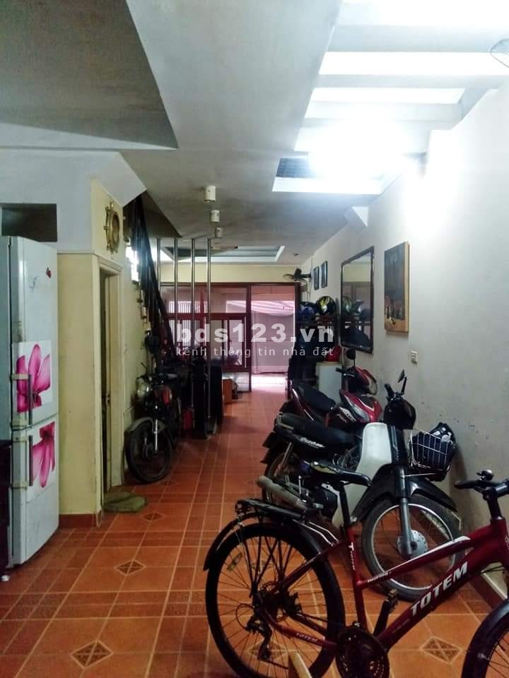 Lạc Long Quân, 53mX4T. Ngay nhà hàng Sen Tây Hồ. Giá 5.8 tỷ.
