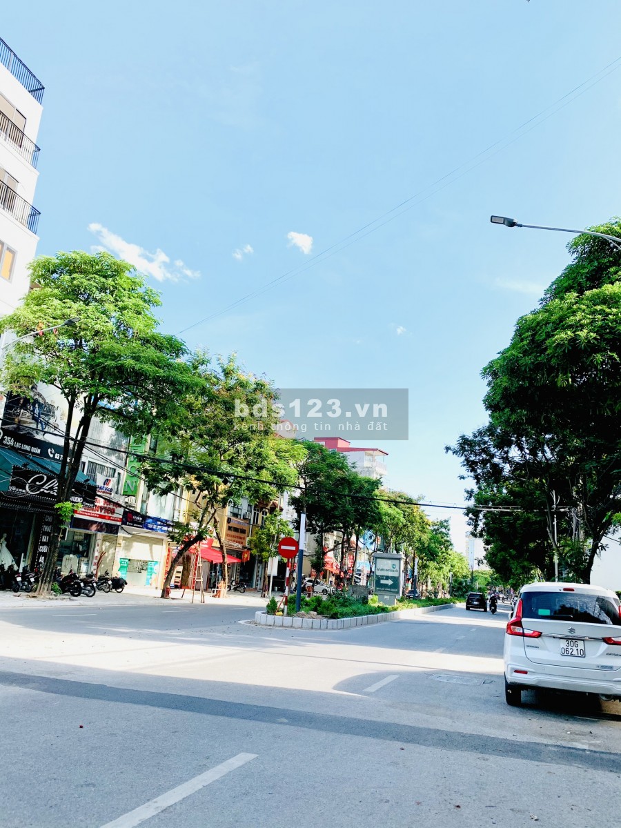 Đất Vàng Lạc Long Quân, 60m, MT5,7m, 3.x tỷ, 30m ra phố.0934 12 3388