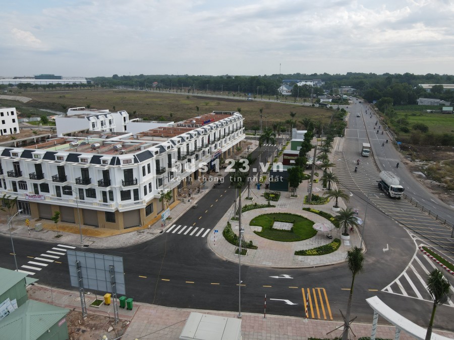 Bán Nhà mặt tiền Shop House vị trí đắc địa, tiện ích đầy đủ