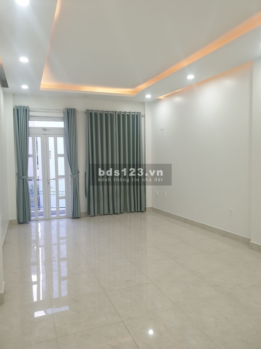 Hàng NGỘP Tân Bình, 88m2, 4 tầng, 6 phòng ngủ, 7.5 tỷ, HXH thông lh 0886880910