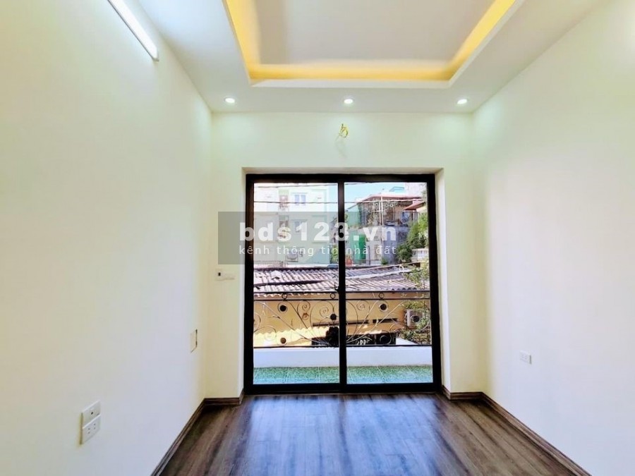 Đường Nguyễn Văn Đậu ,Quận Bình Thạnh ,Giá rẻ,3 lầu nở hậu, 3 PN.