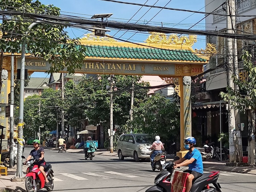 Bán lô đất rất đẹp ngay Song Ngữ Lạc Hồng, 100% thổ cư, thuân tiện kinh doanh hay làm spa