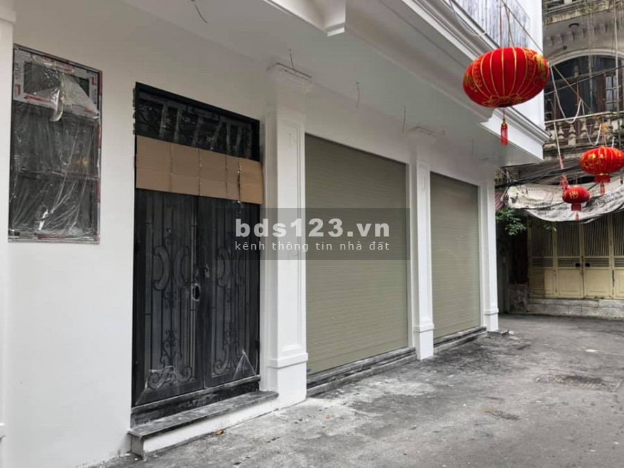 Siêu đẹp, Siêu tiện ích, Bán nhà đường Nguyễn Văn Cừ, diện tích 50m2, giá 5 tỉ