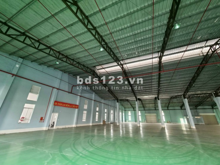 Cho thuê nhà xưởng 1500 m2, ngã tư Gò Mâ,y Quận Bình Tân, giáp QL 1A