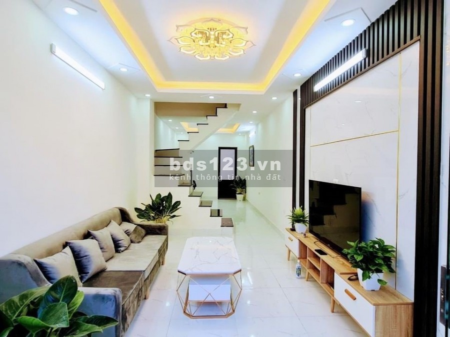 Đường Nguyễn Văn Đậu ,Quận Bình Thạnh ,Giá rẻ,3 lầu nở hậu, 3 PN.