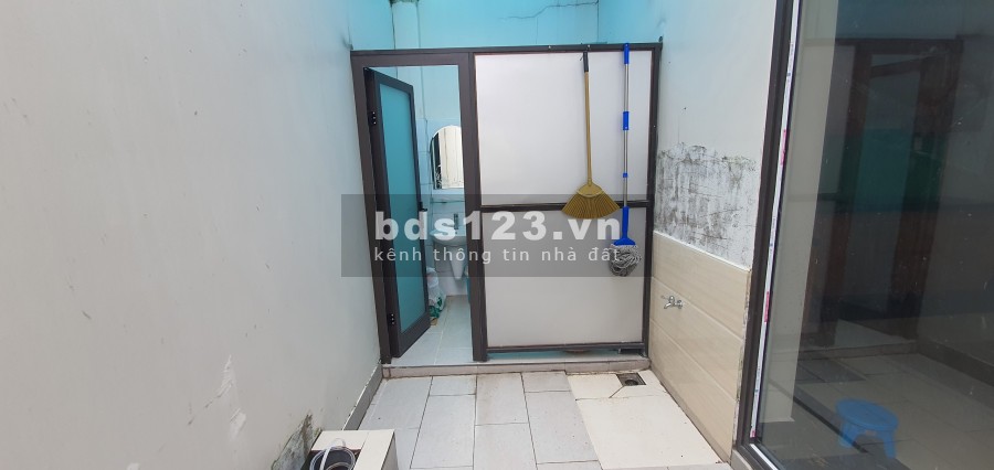 Hẻm thẳng tấp cách ô tô 5m, mới koong, full nội thất, miễn trung gian