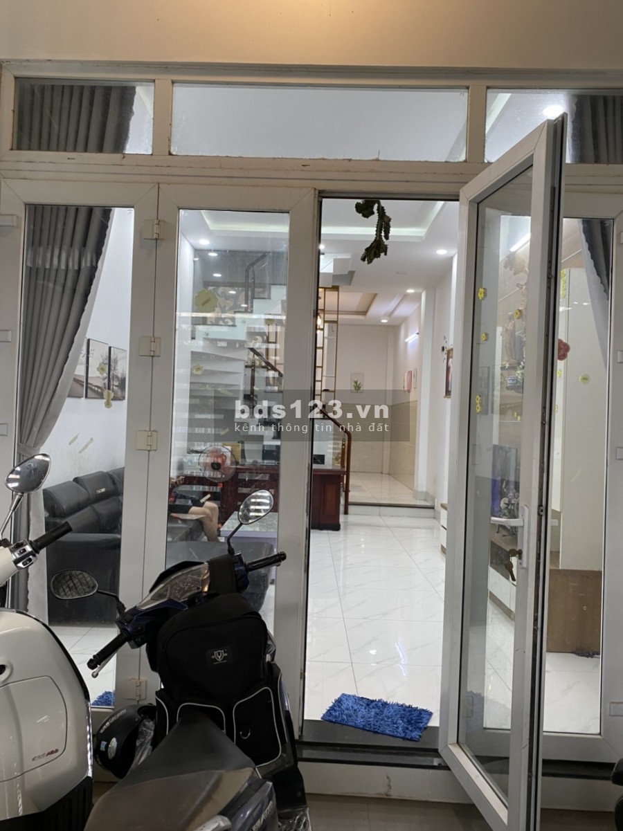 Chính Chủ Bán nhà 1 trệt 3 lầu, full nội thất, Thạnh Xuân, 230m2, sổ riêng, 4.8 tỷ