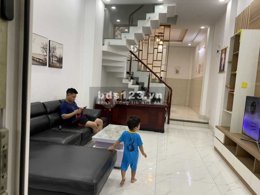 Chính Chủ Bán nhà 1 trệt 3 lầu, full nội thất, Thạnh Xuân, 230m2, sổ riêng, 4.8 tỷ