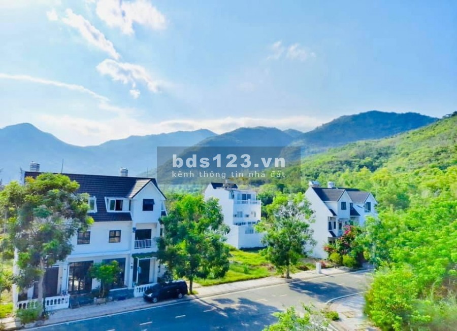 Còn 5 lô đất nền vị trí đẹp trong KĐT Goldenbay 602 Bãi Dài Cam Ranh