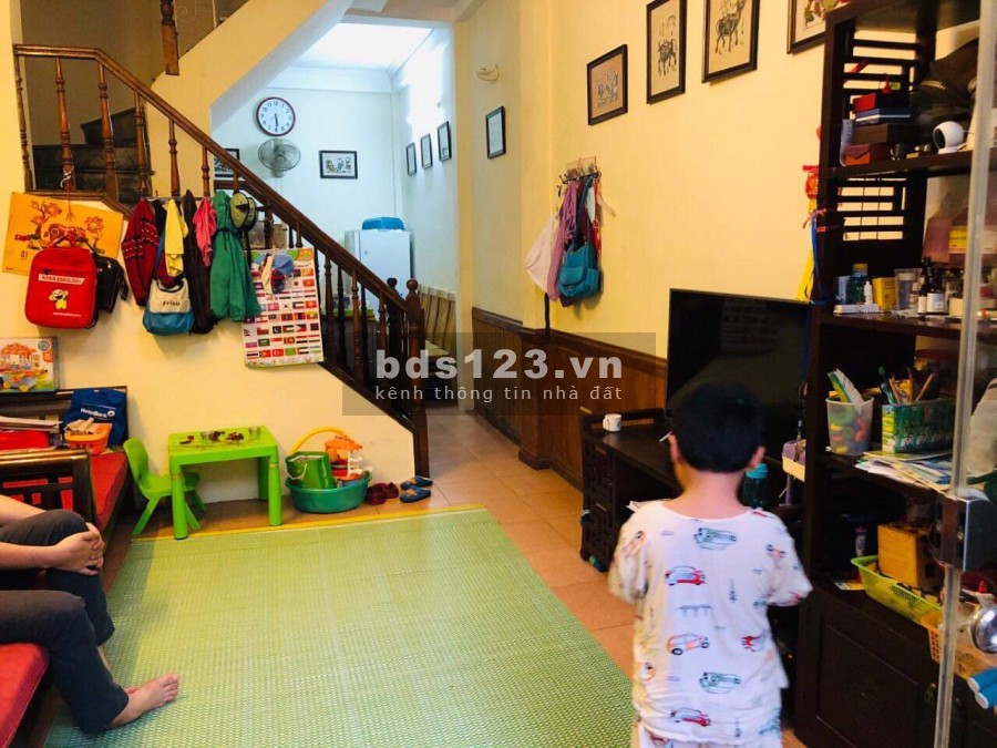 Bán nhà riêng trong ngõ 639/39 Hoàng Hoa Thám Ba Đình - diện tích 45m2 xây 3,5 tầng giá 3.7 tỷ