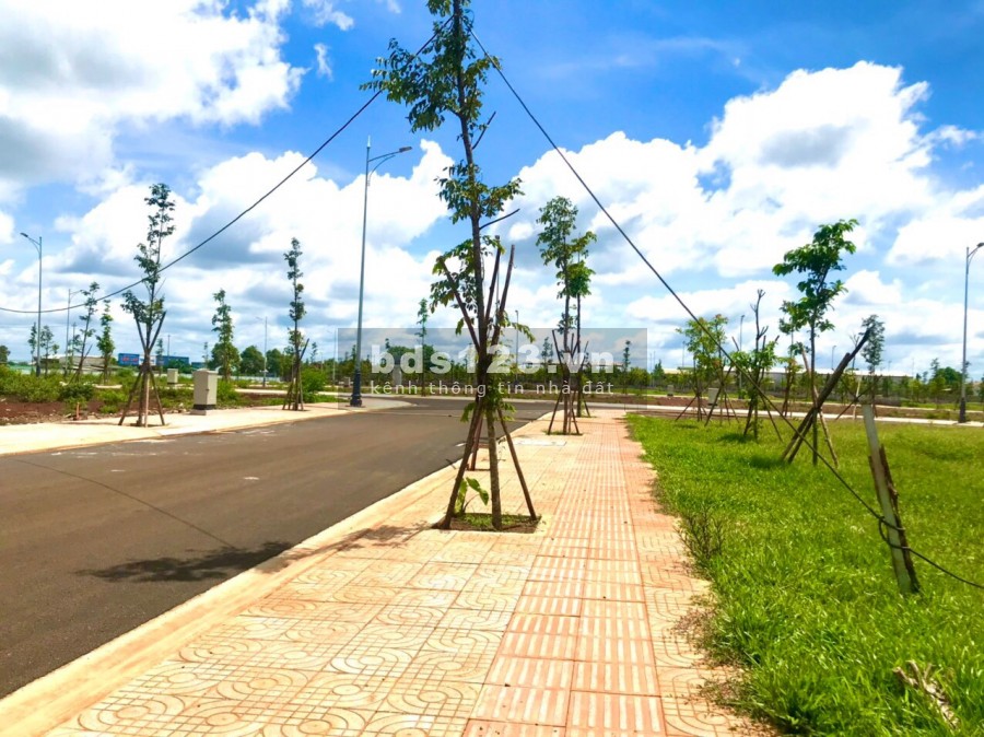 Bán đất mặt tiền tỉnh lộ 8, giá 2 tỷ 2, bao sang tên ra bìa, ngân hàng hỗ trợ vay