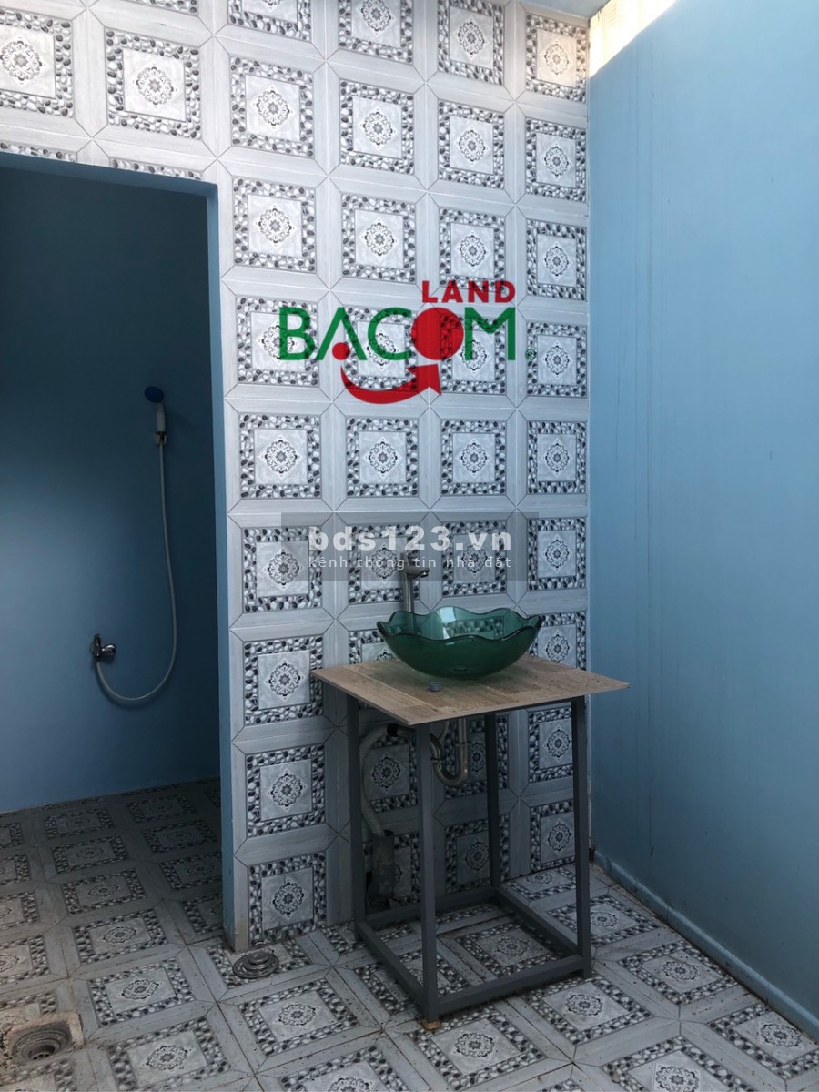 Bán nhanh căn nhà ngay P. Hố Nai, đường Nguyễn Aí Quốc vào chỉ 200m chỉ hơn 4ty