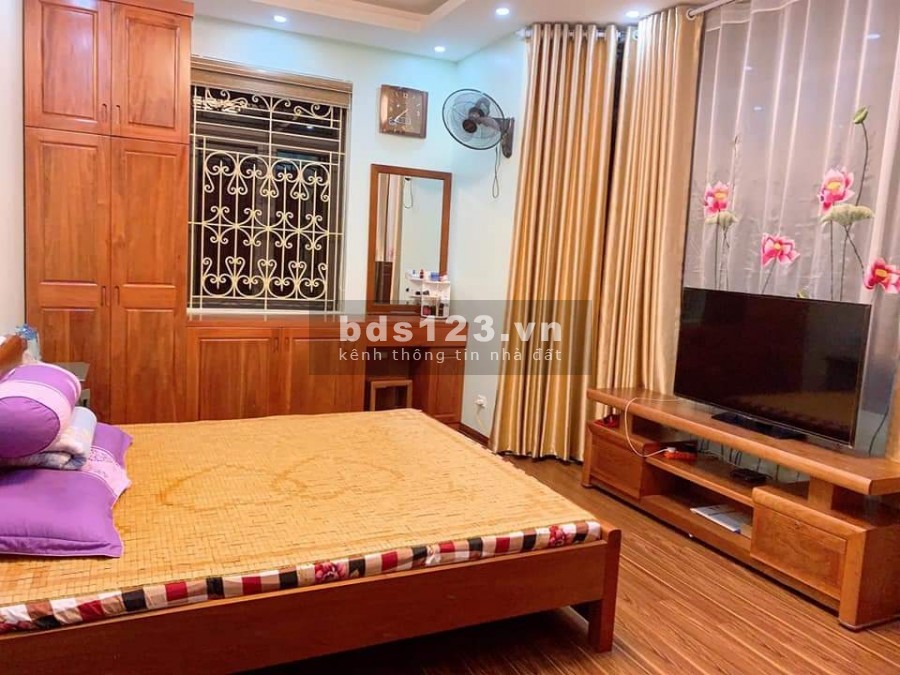 Bán nhà Phan Đình Phùng, 40m2, 6 tầng, mt 4m, ô tô đỗ cửa, gần phố, ô chờ thang máy, giá 9 tỷ