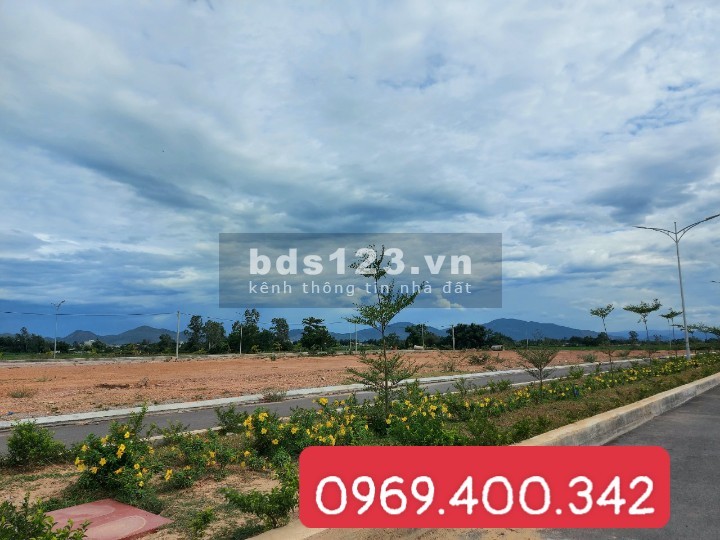 Bán đất siêu phẩm đất nền An Nhơn, mặt tiền Quốc Lộ 1A, giá bao thị trường
