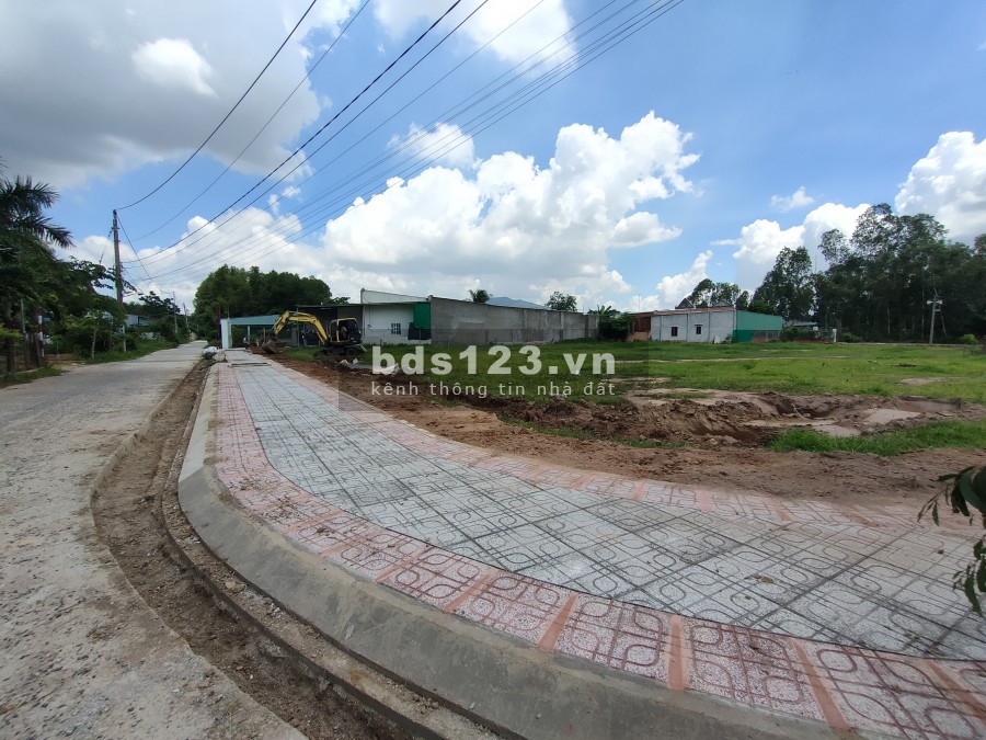 Thanh lý lô đất do kẹt tiền cá độ Euro, với diện tích 130m2 có 100m2 thổ cư