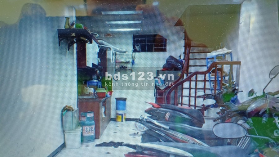 Chính chủ Bán Nhà Chính Kinh, Thanh Xuân 33m2 5 tầng ô tô đỗ cửa, giá chỉ 4.1 tỷ