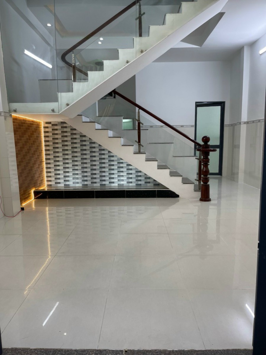 Bán gấp nhà đường 53 Hiệp Bình Chánh, Quận Thủ Đức, dt 60m2, giá 5ty6