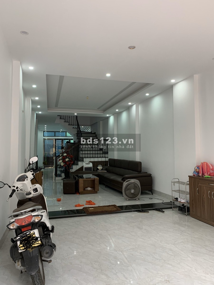 Bán nhà mặt phố Khu Đông Nam Cường, TP HD dt 72.6m2, mt 4.2m, 2.5 tầng, 3 ngủ, giá cực tốt