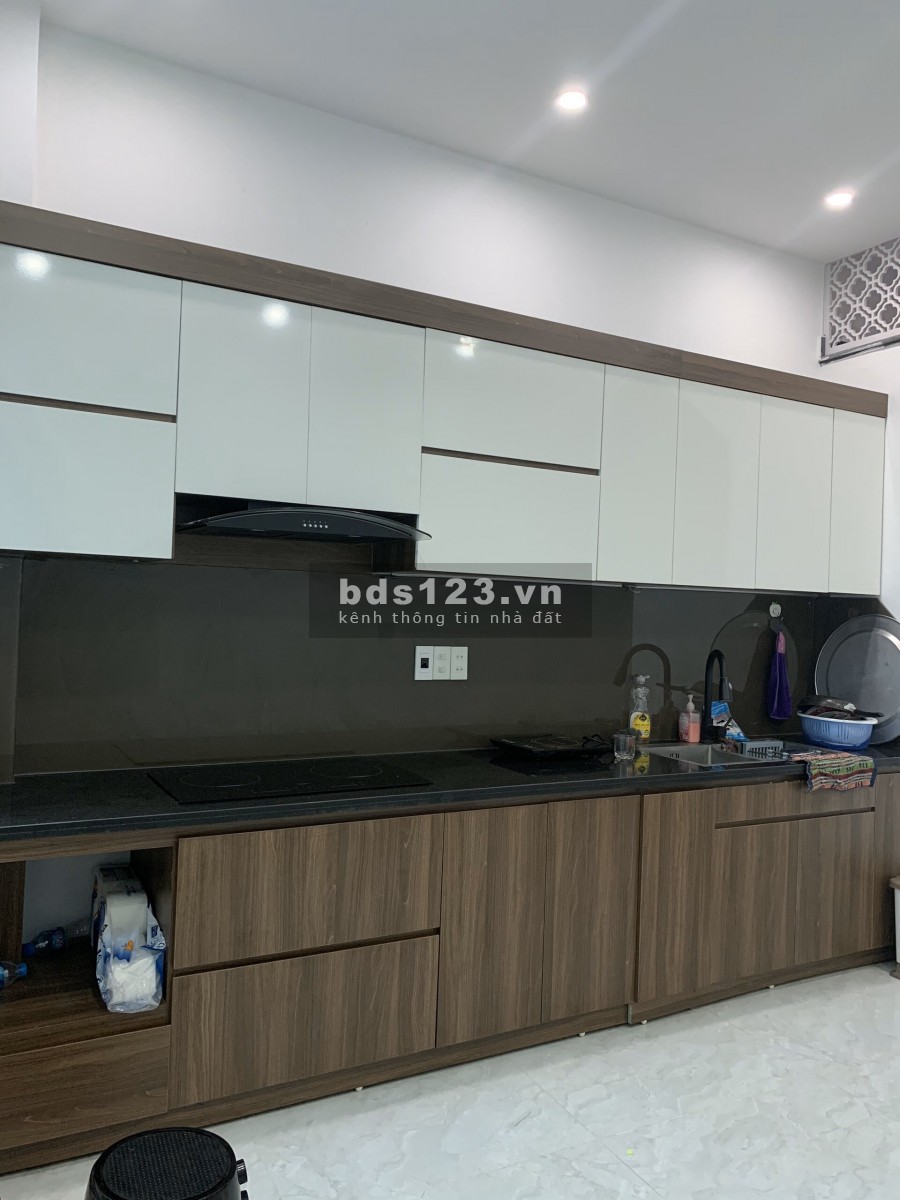 Bán nhà mặt phố Khu Đông Nam Cường, TP HD dt 72.6m2, mt 4.2m, 2.5 tầng, 3 ngủ, giá cực tốt
