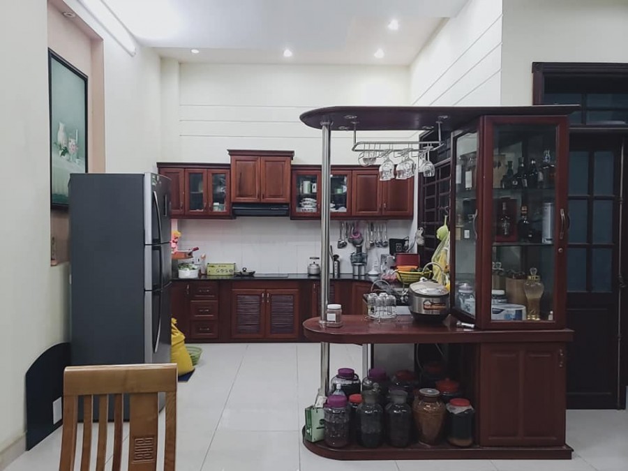 Cần bán gấp biệt thự đẳng cấp toàn gỗ câm xe - mặt tiền 9m chuẩn.