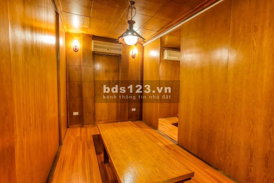 Bán nhà 3 tầng KD nhà hàng Phố Trần Hưng Đạo, Hoàn Kiếm 99m2 giá 27 tỷ. LH 0912442669