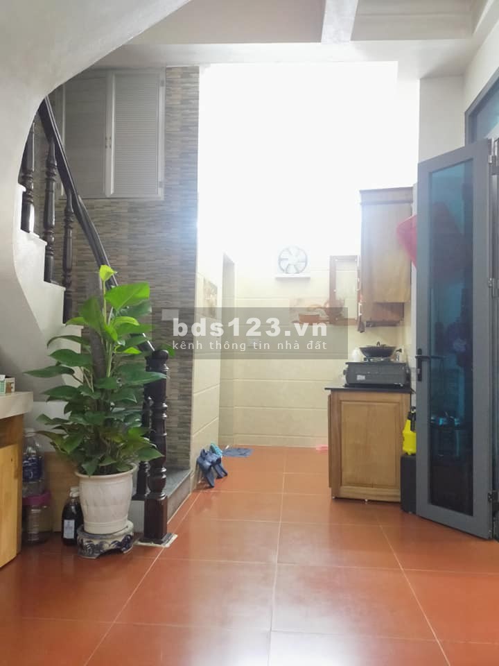 Nhà đẹp ngõ Văn Hương ngõ rộng dt 34m2, 4 tầng giá chỉ 2.8 tỷ, lh 0978768826