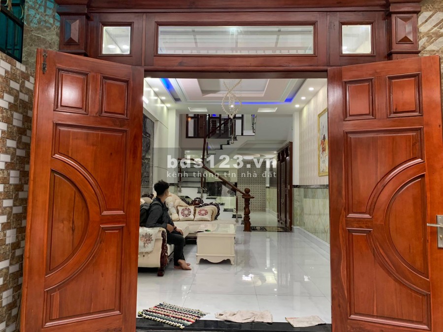 [Bán nhà] Nguyễn Sơn Tân Phú, dt 55m2 (4.2x13m) 3 tầng, hẻm xe hơi, nhà đẹp, sổ hồng