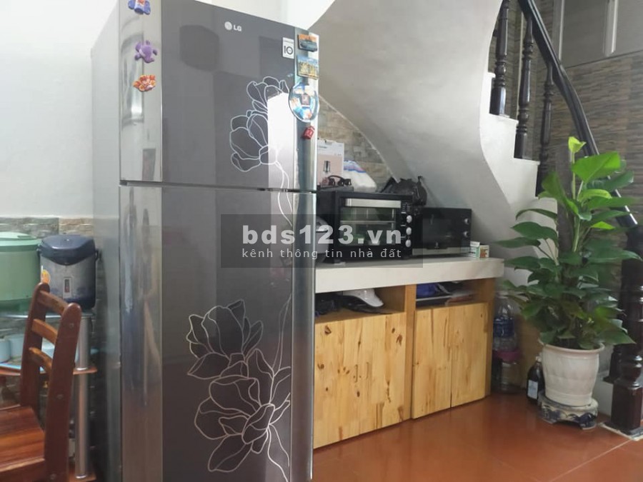 Nhà đẹp ngõ Văn Hương ngõ rộng dt 34m2, 4 tầng giá chỉ 2.8 tỷ, lh 0978768826