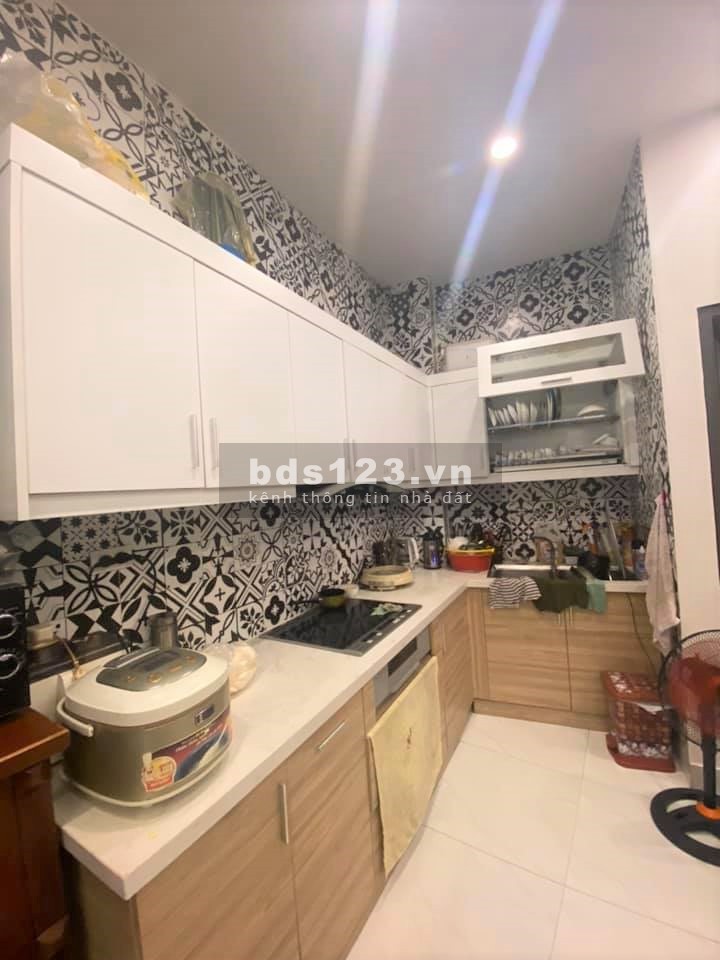 Bán gấp nhà phố Kim Ngưu, khu biệt thự chắc chắn, đẹp thoáng, dt 50m2 5 tầng, giá nhỉnh 4 tỷ
