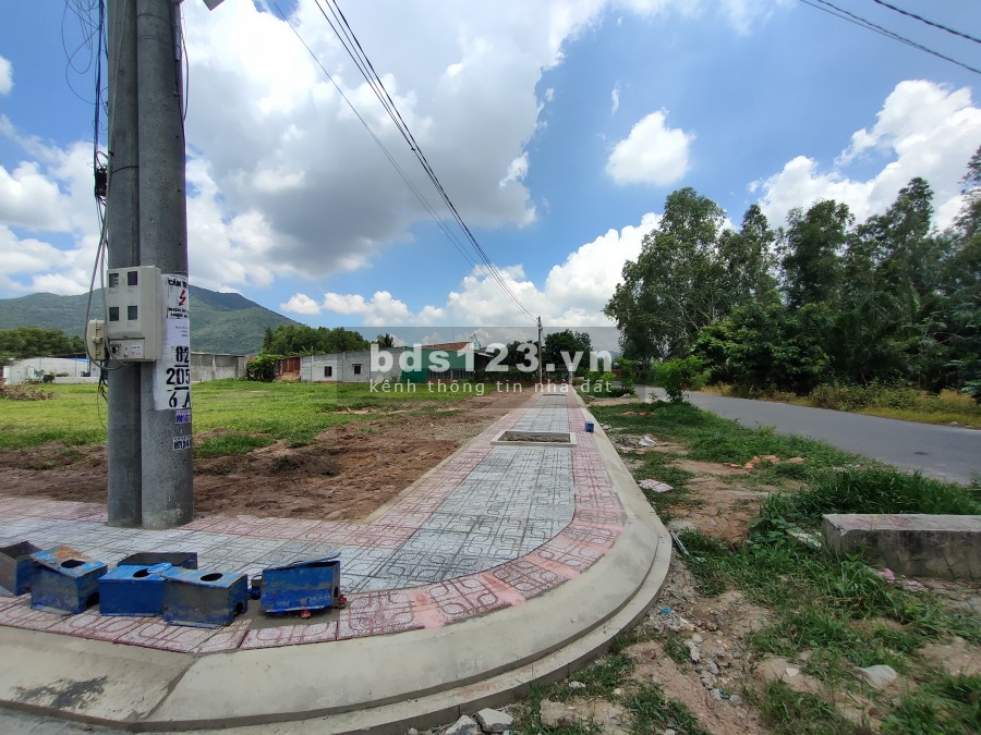 Đất nền thị xã Phú Mỹ giá rẻ, diện tích 120m2, giá bán 1.45 tỷ, lhcc