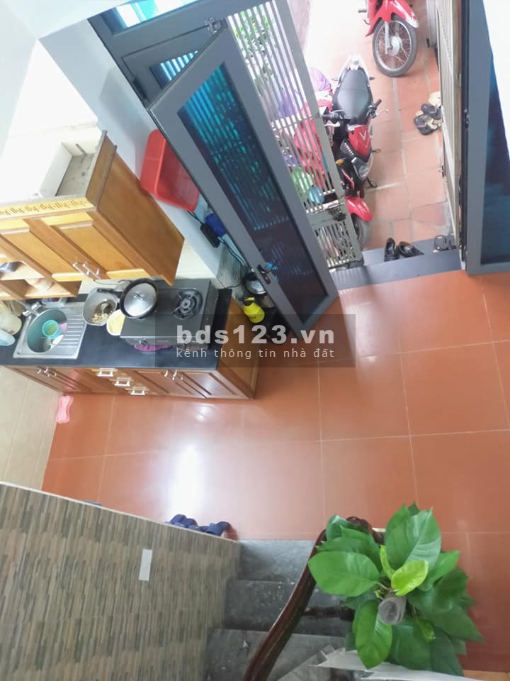 Nhà đẹp ngõ Văn Hương ngõ rộng dt 34m2, 4 tầng giá chỉ 2.8 tỷ, lh 0978768826