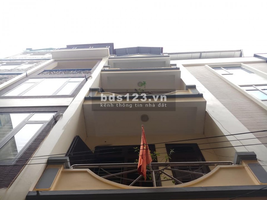 Cầu Giấy nhỉnh 3 tỷ dt 37m2, 3 mặt thoáng ngõ 3 gác ở và cho thuê cực tiện