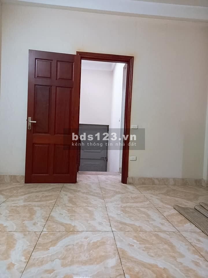 Gần phố nguyên căn nhà đẹp chủ tự xây, có sổ đỏ chính chủ, lh 0389385666