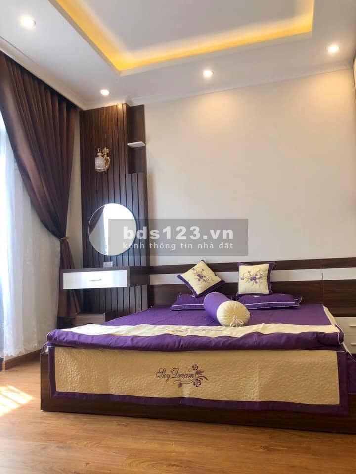 Với vị trí giao thông thuận tiện của đường Trần Phú, bàn gấp căn nhà siêu đẹp