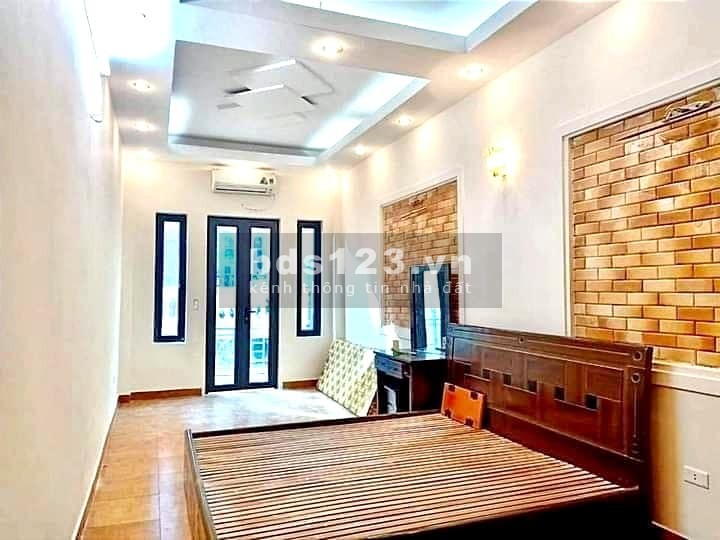 Bán nhà Hoàng Quốc Việt, phường Nghĩa Đô, Quận Cầu Giấy. DT 39m2, 5 tầng. Giá chỉ 3.95 tỷ, ngõ nông