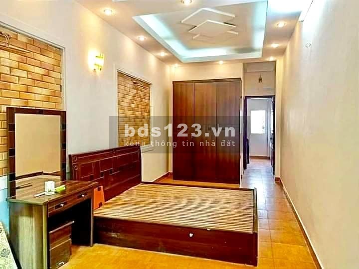 Bán nhà Hoàng Quốc Việt, phường Nghĩa Đô, Quận Cầu Giấy. DT 39m2, 5 tầng. Giá chỉ 3.95 tỷ, ngõ nông