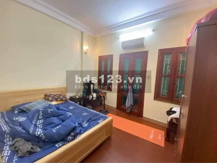 Nhà mới Ngõ 59 Phố Quan Hoa, Cầu Giấy, diện tích 42m2x4 tầng, Giá 5 tỷ hơn