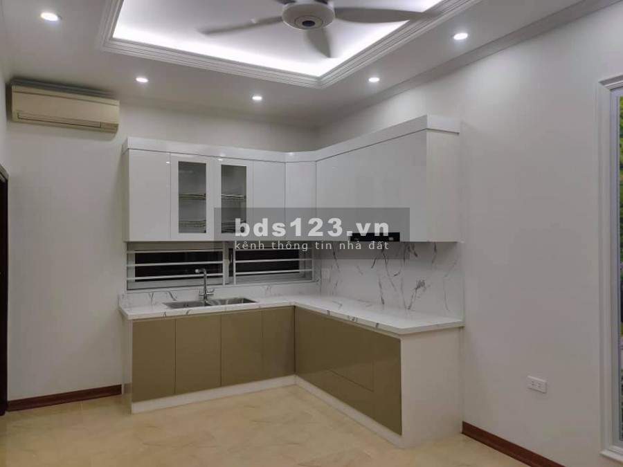 Bán nhà quận Thanh Xuân Lô góc MT 6m 5 tầng 3 gác đỗ cửa chỉ 4 tỷ