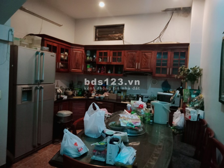 Bán nhà La Thành, ngõ to ô tô vào cửa, diện tích sử dụng 45m2, giá 7,5 tỷ